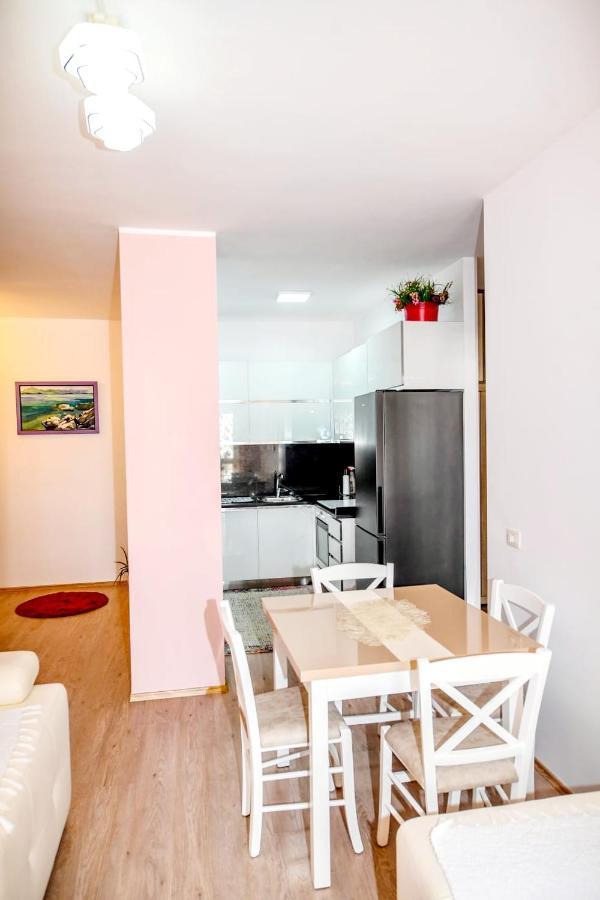 Happy Stories' Apartment In City Centre Шкодер Екстер'єр фото